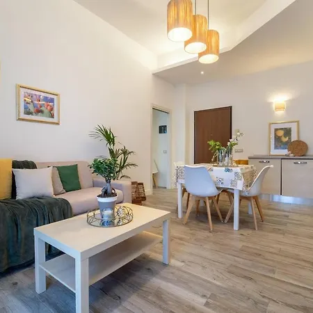 Apartment Hanura